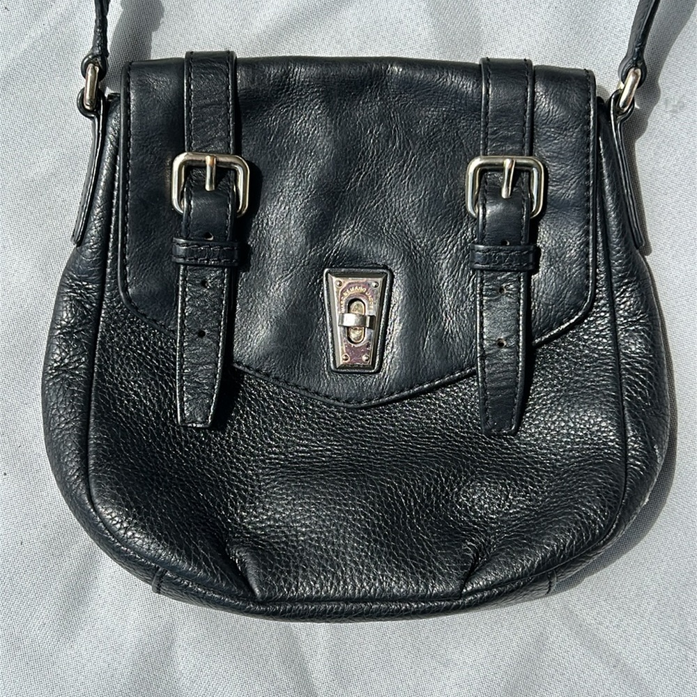 Marc by Marc Jacobs black leather turn lock double buckle purse